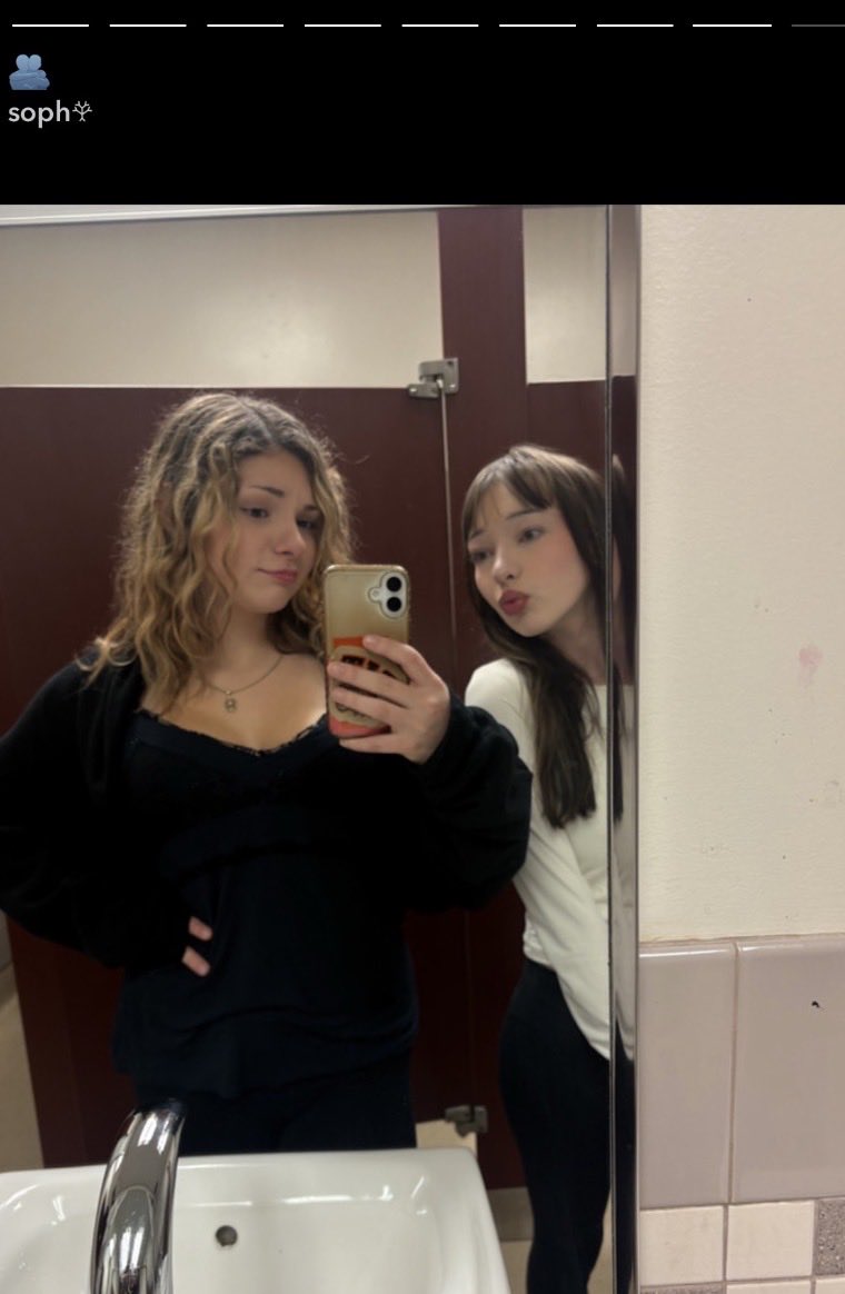 knowitownit55's tweet photo. Cucks bop gf and her boo friends plus a special one 🤤, make sure to dm your submissions https://t.co/Aq4HaK0iFb