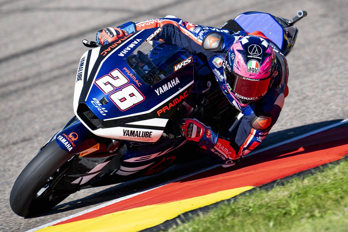 YAMAHA レースシャツ bLU cRU Yamalube BLU CRU Pramac Yamaha Moto2 completed a positive Saturday at