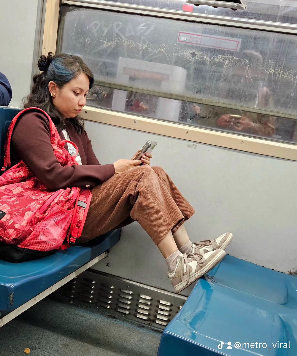 MetroViralMx's tweet photo. #ULTIMAHORA 

Como usuarios del Metro Ciudad de México 🇲🇽 @MetroCDMX debemos tener la responsabilidad y educación de cuidar las Instalaciones‼️🚨

De por sí NO le dan MANTENIMIENTO al #MetroCDMX con el dinero que nos quitan de de los impuestos…. Y todavía nosotros no lo cuidamos❌⚠️