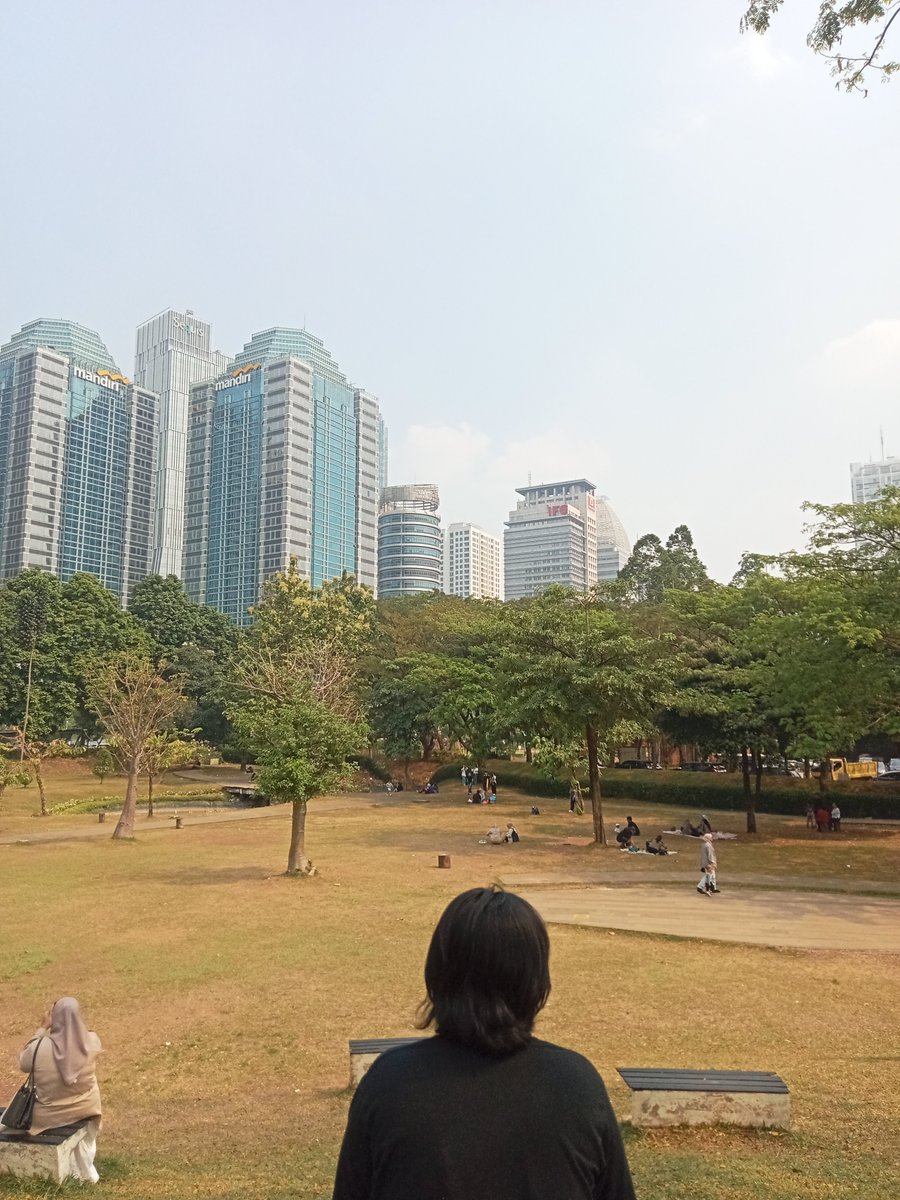 mirror_051's tweet photo. kemarau, seperti negara ini ~ apapun yg terjadi semoga hidup ku baik  saja https://t.co/No5cVSODqx