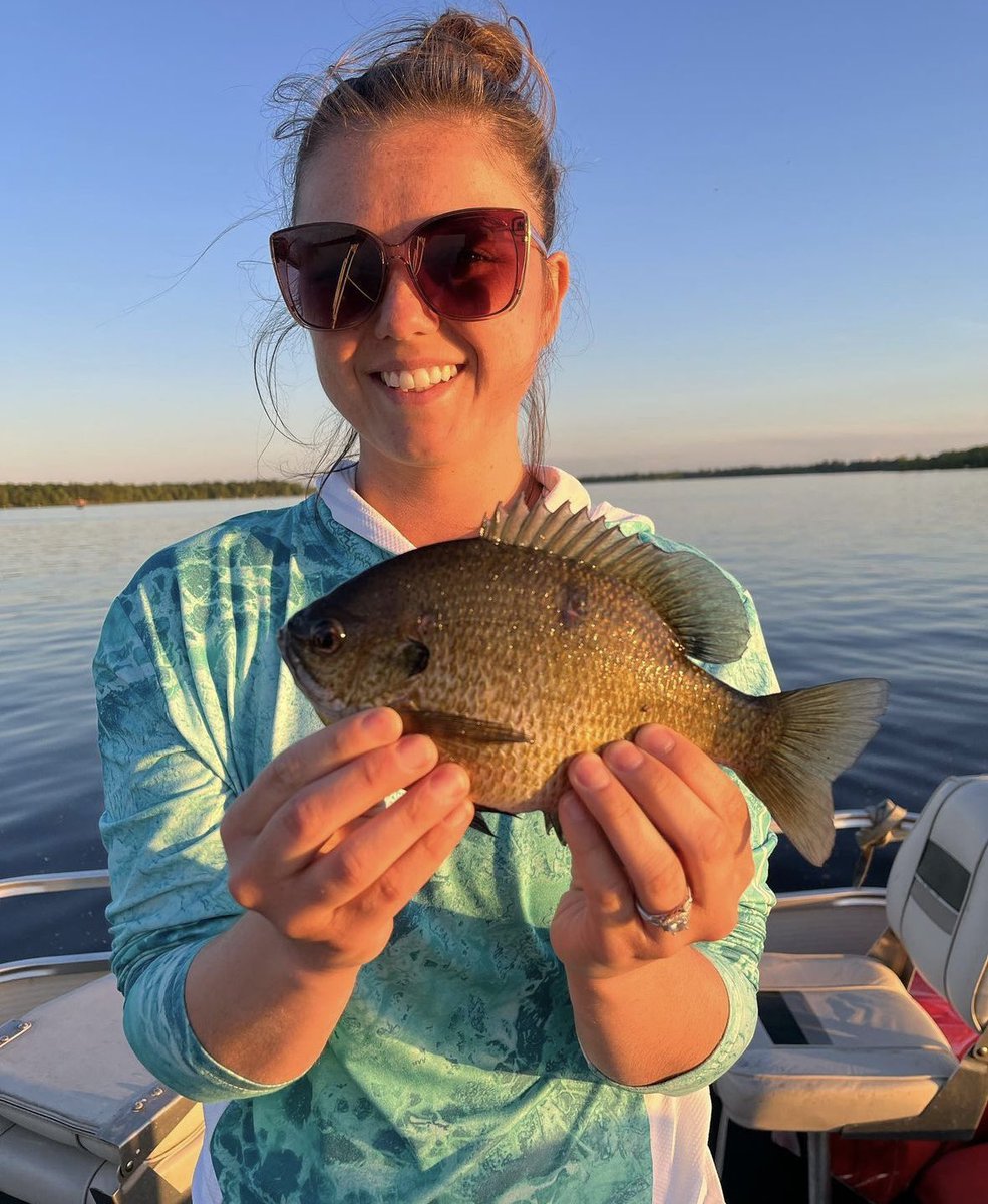 sharon014777's tweet photo. Love fishing so so so so much 🎣💚💭 https://t.co/BkFC7wc3T6
