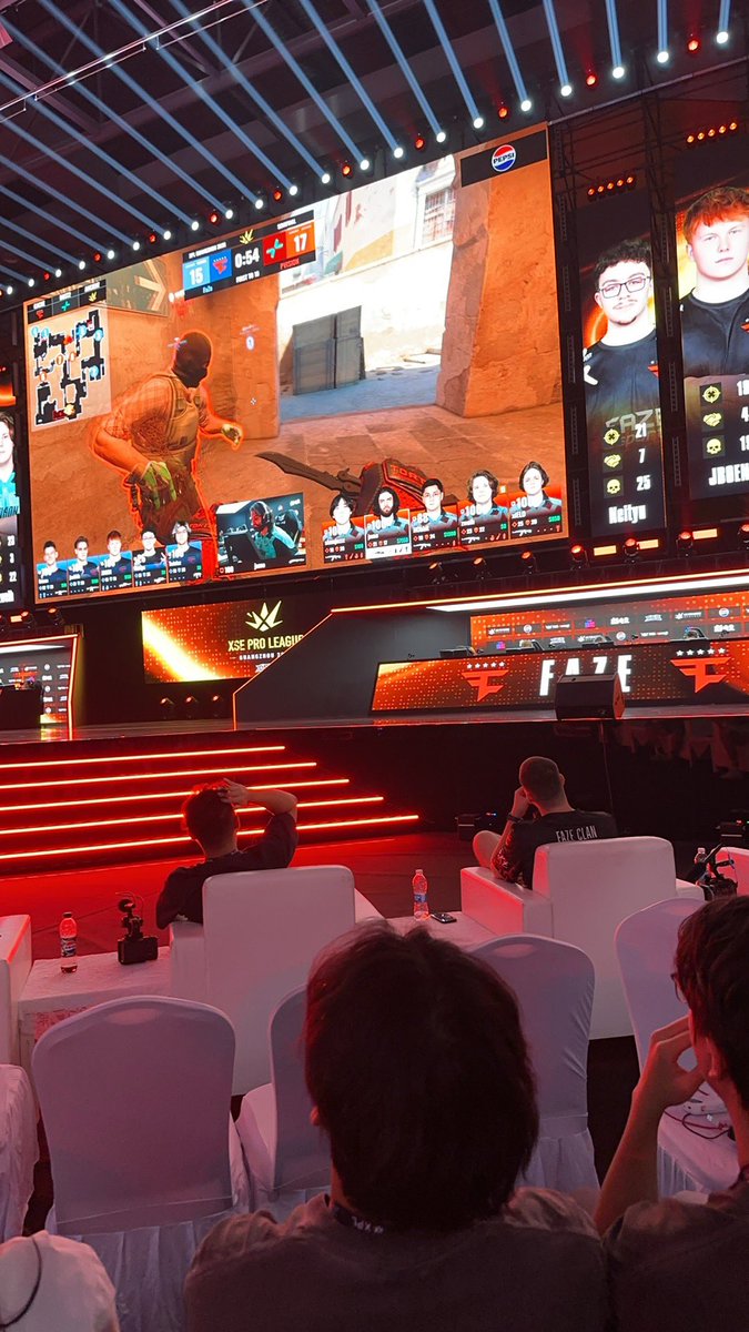 SearphHu's tweet photo. 5 hour game is killing everyone. https://t.co/ulEk4HN52i