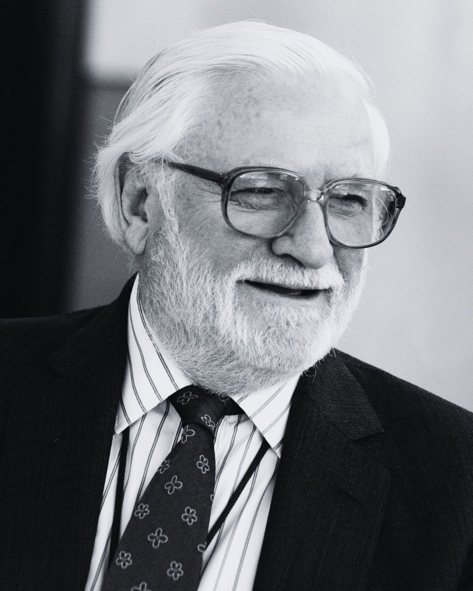 pnefc's tweet photo. Everyone at Preston North End are saddened to hear about the death of Ken Bates.

A true football industry legend.

Our condolences go out to his family at this time. https://t.co/rutDtLq9KY