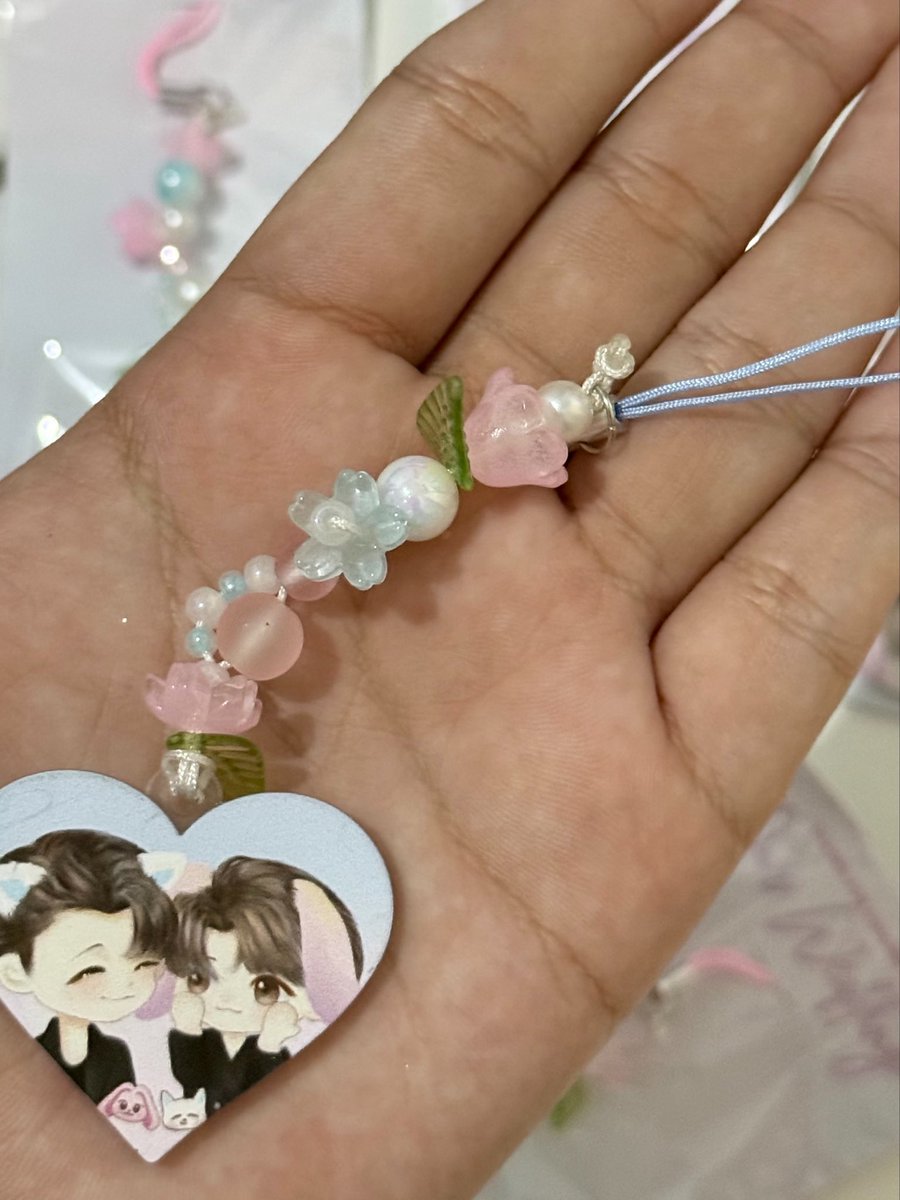 yummyammiee's tweet photo. help rt<3

hai teman” nominist🫰🏻🫰🏻 masih ada yang mau freebies fanmeet jnjm gak yaa??? aku masih ada sisa sedikit buat online🤗🤗

dan aku sekalian mau bagiin confetiti jnjm jugaaa, jaemin 13 jeno 13 hehe.
ada mau claim replay yaa, biar aku bisa tag pas posting link 🍊 https://t.co/zLjgBC73JQ