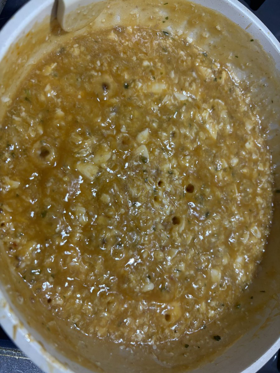 omisohage's tweet photo. 麻婆豆腐に溶き卵とチーズ入れて混ぜまくってたら豆腐全部潰れてゲボみたいな見た目になって草 https://t.co/qF8gkeichr