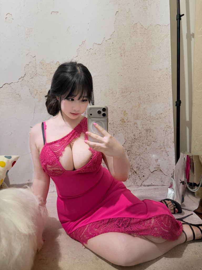 ashleylb3gmail1's tweet photo. 母把乳晕露出来去外面露出会被路人强奸吗 ？#妈妈 #主人 #switch #bbw #奶子 #反差 #小狗 https://t.co/YdGdAz7cR2