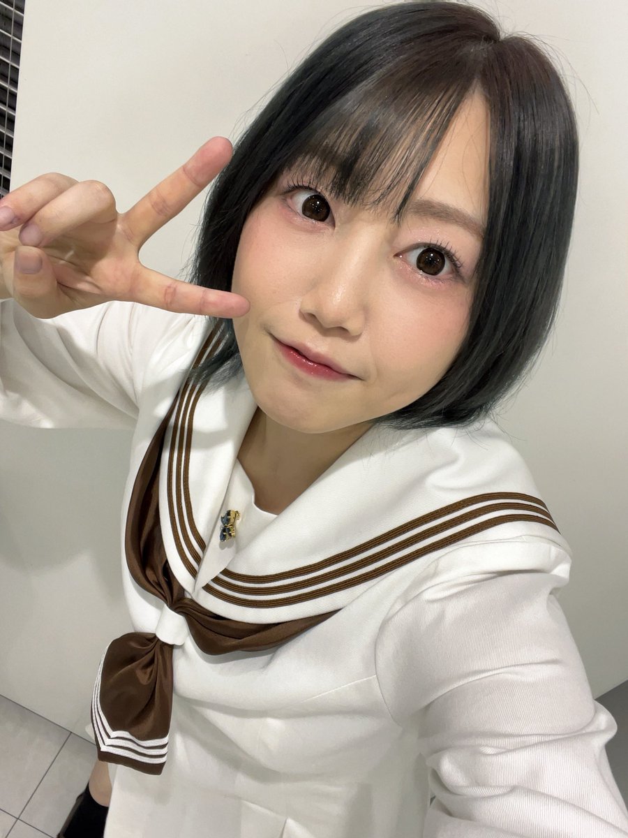 Hoshiki_seena's tweet photo. 【⚔️ #アニメ花織さん 】

TVアニメ『#花織さんは転生しても喧嘩がしたい』
アニメ放送直前生配信！！
ありがとうございました〜！

制服可愛い〜〜🥹🫶

本日26:00〜第1話放送です！
楽しみ〜！🏃‍♂️🪄︎︎ https://t.co/uFHB2VWyIS