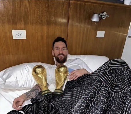 spinitbackzed's tweet photo. Messi if he loses the world cup vs Messi if he wins the world cup https://t.co/7A5E30AoRt