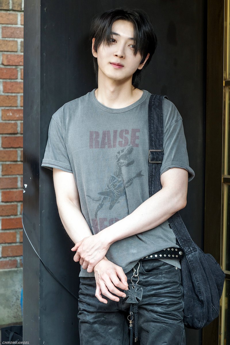chrOme000angel's tweet photo. 260711 써니텐
#지성 #JISUNG #QQQ #큐큐큐 https://t.co/elsEmL7q0i