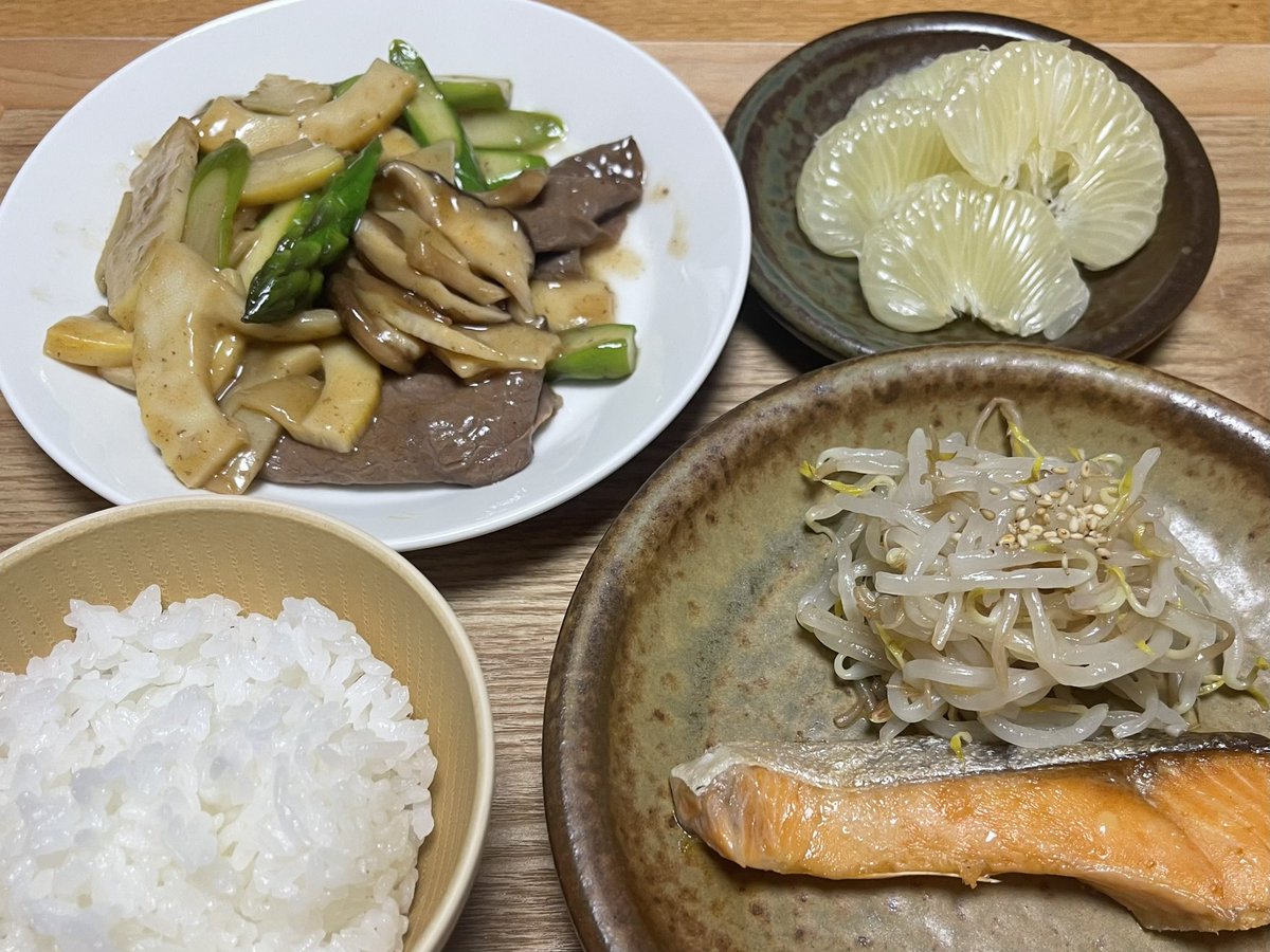 pikuminpochi2's tweet photo. いただいたたけのこ、大きくてどうしようかと思ったけどとても美味しかったです。 https://t.co/hRwH9UZzO9