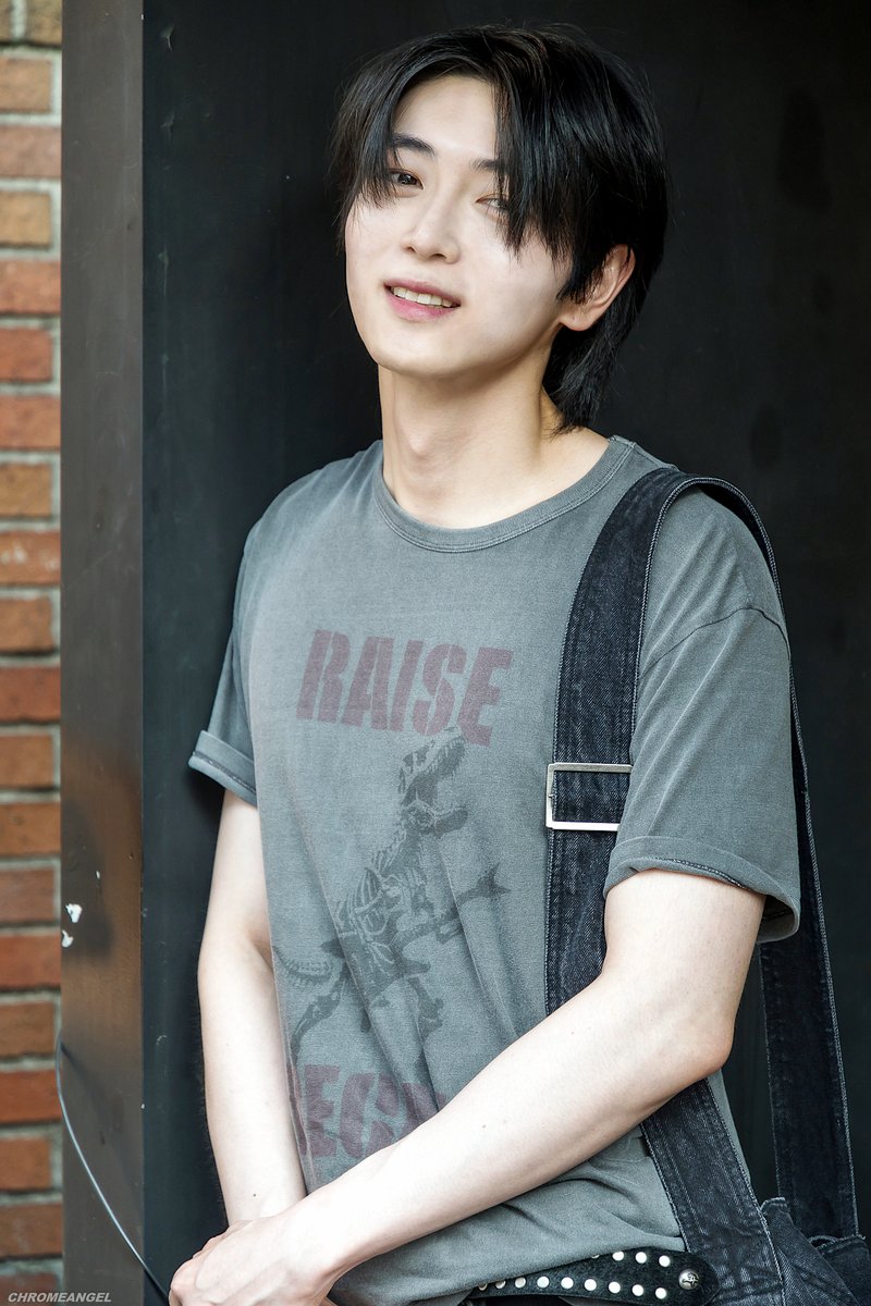 chrOme000angel's tweet photo. 260711 써니텐
#지성 #JISUNG #QQQ #큐큐큐 https://t.co/fEGDouvDWR