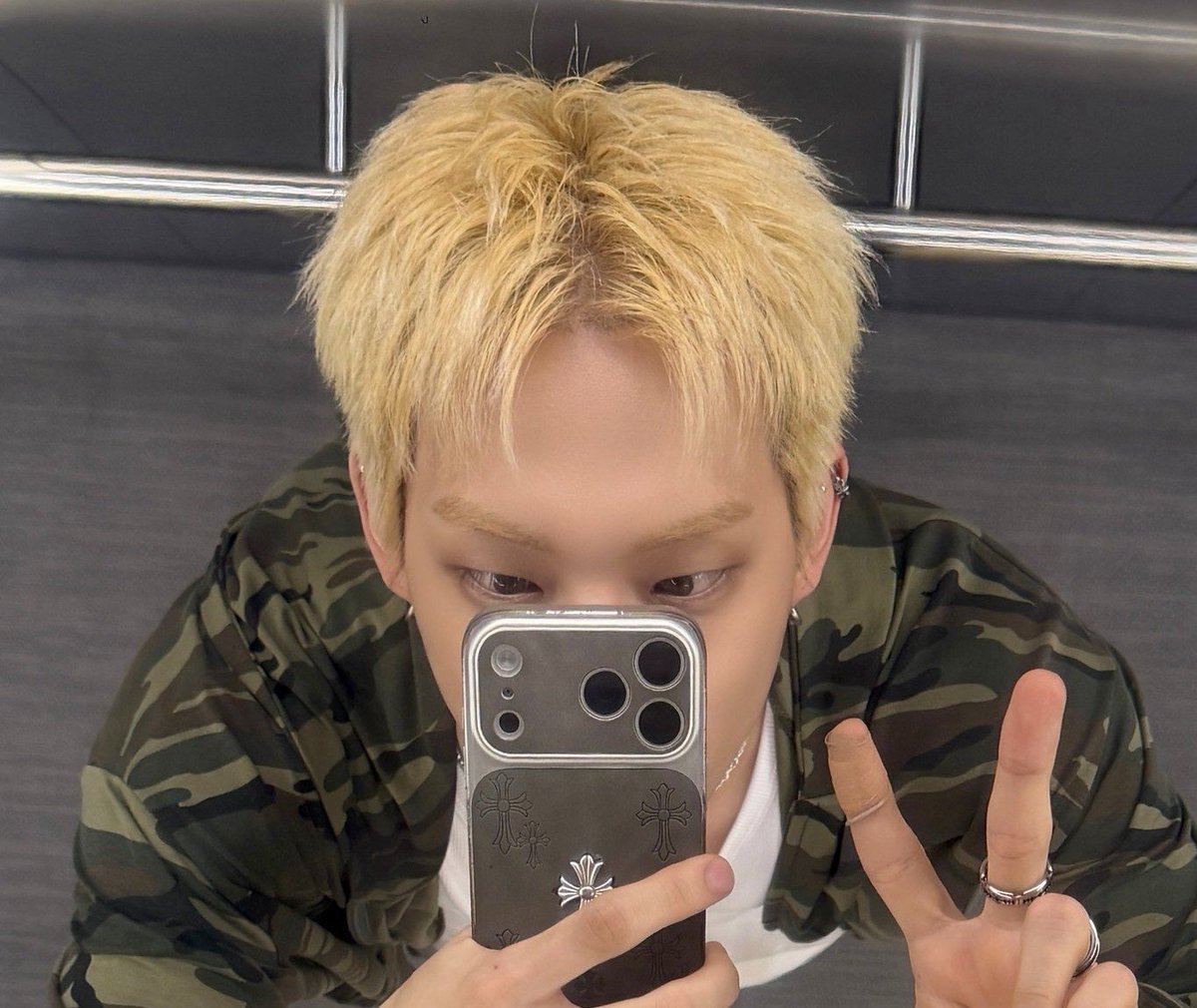 xaydenstar's tweet photo. os olhos do Jeongmin são tãooooo lindos 😭😭😭😭😭 https://t.co/sN4mL6R9qx