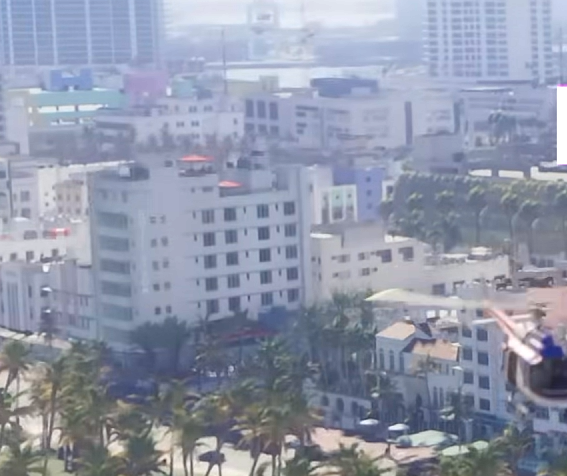 sbstn8i's tweet photo. @GTAVI_Countdown Did you know that the colors of the umbrella changed between Trailers 1 and 2? I noticed it by chance. https://t.co/9j0m7ccIDA
