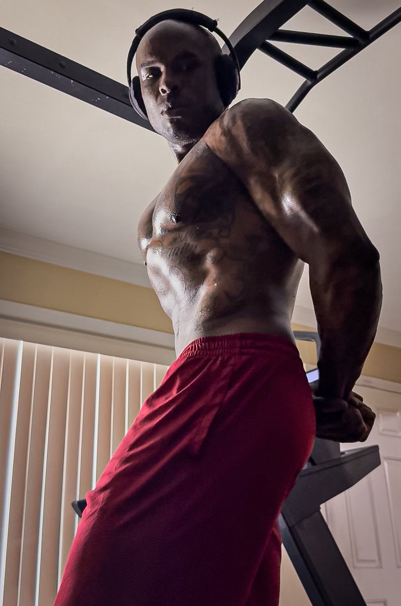HallelujahTrain's tweet photo. #MassiveBBC #HugeBBC #MonsterCock #BBCBull #BigBlackAlpha #HallelujahJohnson #GayBBCcumshot #MassiveGayBBC https://t.co/Nvm0R8dXpk