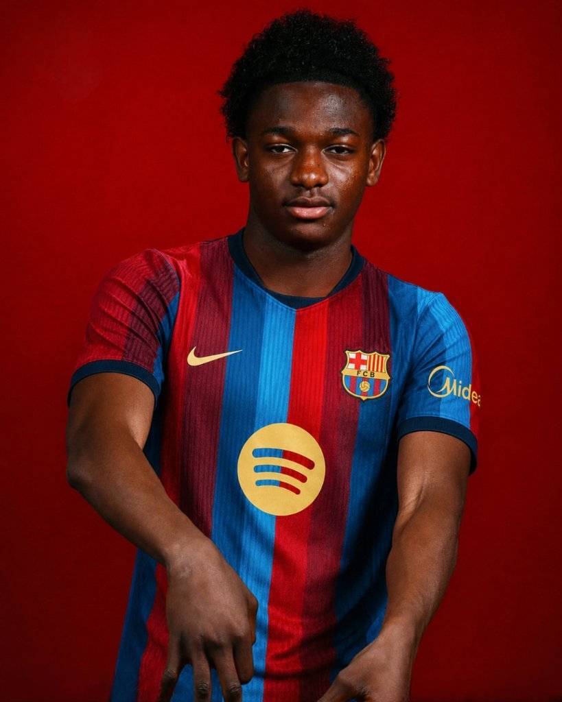 BarcaTimes's tweet photo. 🚨| 𝐁𝐑𝐄𝐀𝐊𝐈𝐍𝐆: Barça and Club Brugge have REACHED a full agreement for Jesse Bisiwu’s transfer, with the player also approving the move. Only the medical and final paperwork remain before the deal is made official, with the package including bonuses and a sell-on clause. [@sachatavolieri - pending further confirmation] #fcblive 🇧🇪
