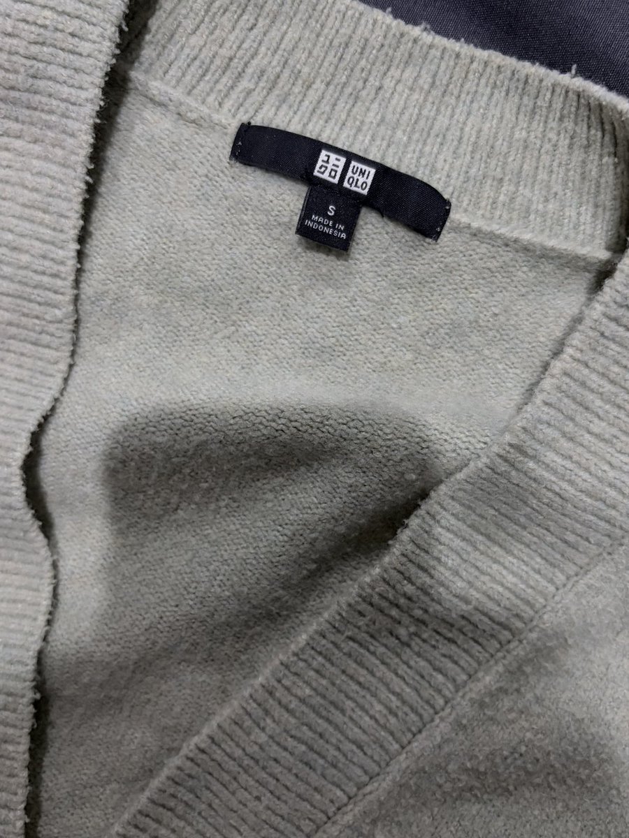 tbpnt2's tweet photo. คาดิแกนคอวี uniqlo สีเขียวอ่อน

ราคา 290 (from 790)

#ส่งต่อเสื้อผ้า #ส่งต่อเสื้อผ้ามือ2 #โล๊ะตู้เสื้อผ้า #โล๊ะตู้ #เสื้อผ้ามือสอง https://t.co/RpeXkN2UP8