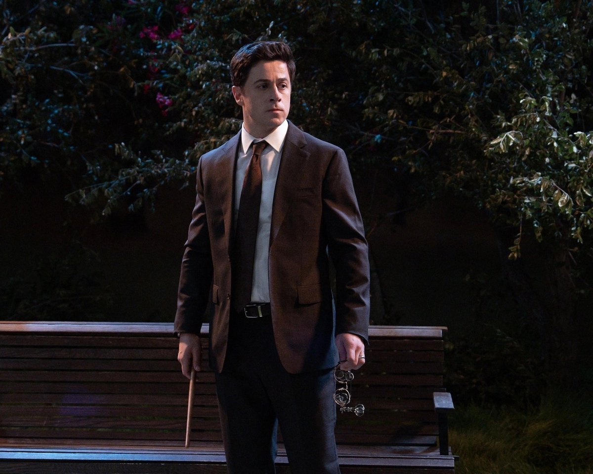Disney_Wiki's tweet photo. Happy Birthday, David Henrie
For Disney, he played Larry in #ThatsSoRaven, Justin in #WizardsOfWaverlyPlace, which he reprised in #WizardsBeyondWaverlyPlace, Wheeze in #Dadnapped and himself in #JonasLA.
He also voiced Shawn in #TheSecretWorldOfArrietty. https://t.co/yISvHYsL7y