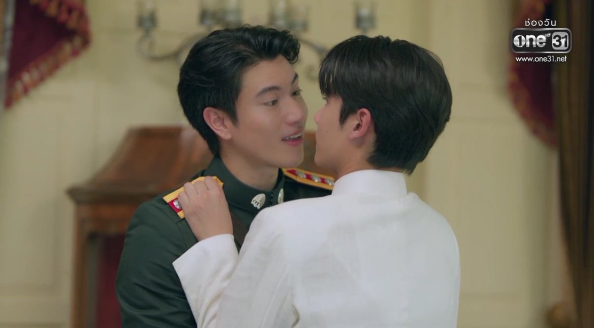 bigsuparat's tweet photo. วงวารดาราสาวช่องวันมาก 
ปล่อยคิวท่านหญิงได้เป๊ะเวอร์
เจอช็อตเด็ดไปอีก
ภพธีร์ก็หิวตลอด
คุณชินก็เคะแพ้ทรงเมะสุดๆๆๆ😆😆
#อรุณรุ่งEP4 https://t.co/jyHKu0UZ3G