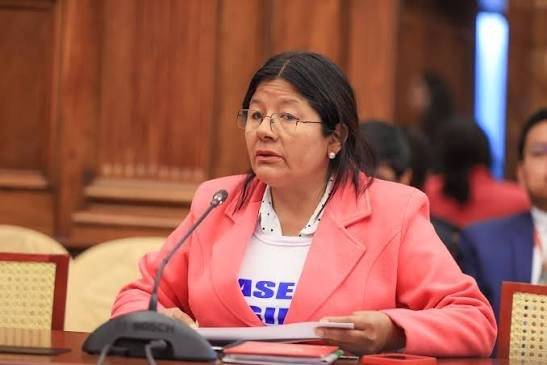DiegoManarelli2's tweet photo. SALE UNA IGNORANTE DEL CONGRESO...Y... ENTRA OTRA IGNORANTE Y PROTERRUCA 

CHABELITA.                I.HUILCA. https://t.co/90uHxHDVkF
