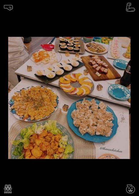 maina1322's tweet photo. 让每个人的心中都充满���好的想法。那家意大利餐厅距离克拉拉的公寓仅五分钟步行路程。餐厅规模不大，环境温馨，铺着红格子桌布，灯光柔和。他们走进餐厅，接待员向他们问好并领他们入座。 https://t.co/7n8PRYe5Pe