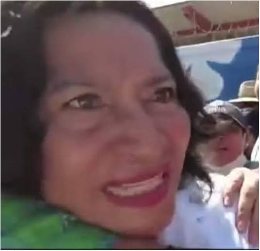 franrk's tweet photo. @AbelinaLopezR en verdad que fea eres... con el dinero que te robaste puedes hacerte algunas cirugías para que te veas educada https://t.co/SpJkQqViq7