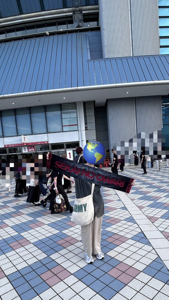 uj78t1's tweet photo. 他界隈失礼〜〜
本日セカオワのライブ行ってきました🌏🔚
やっぱ世界観最高だわ👍👍👍👍

てかタルソクでほんと丸々1年前にも京セラドーム行ってたのおもろい
お世話になります京セラドームさん https://t.co/WQUnf0rOzQ