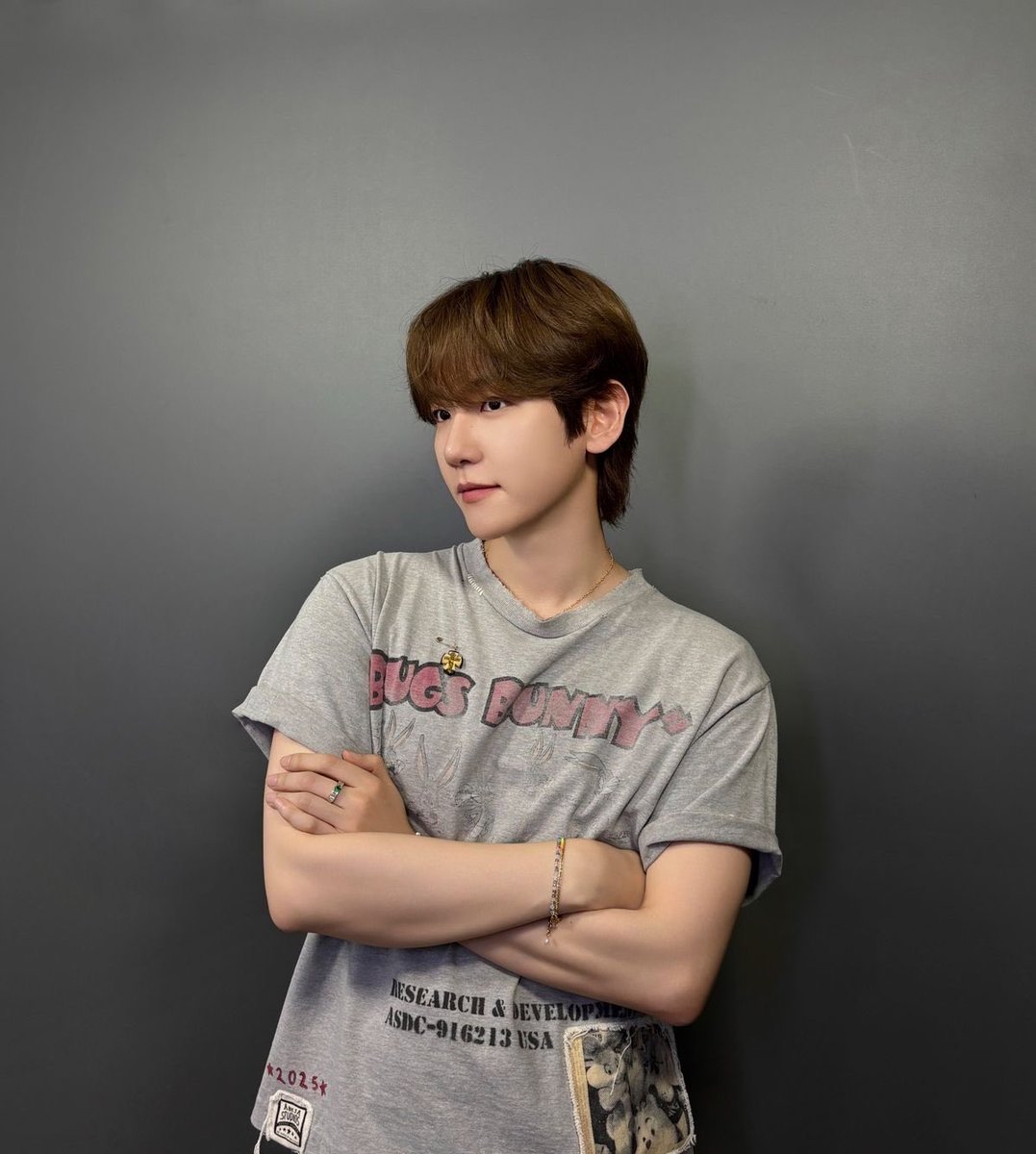 bbloey_cb's tweet photo. “เธอออ…เค้าซื้อเสื้อตัวนี้นะ” 

(ส่งรูป)

“อื้มม ก็สวยดี”

“เอาคู่กันไหม เดี๋ยวเค้าซื้อไซซ์เธอไปด้วย อยากได้หรือเปล่า?”

“ก็อยากได้นะ”

“งั้นเอาป่ะ”

“ไม่ดีกว่า”

“ทำไมอะ”

“แฟนคลับซูมยันด้าย น่ากลัวสุดๆ”

“😂😂😂😂😂”

//ไม่แซวหรอก อิอิ 🤣🤔🤭 https://t.co/ojgRX9dhSi