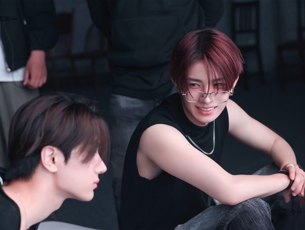 kirarijay's tweet photo. these photos were taken today. THESE PHOTOS WERE TAKEN TODAY, welcome back romance untold heejay. https://t.co/mCmekQvQVA