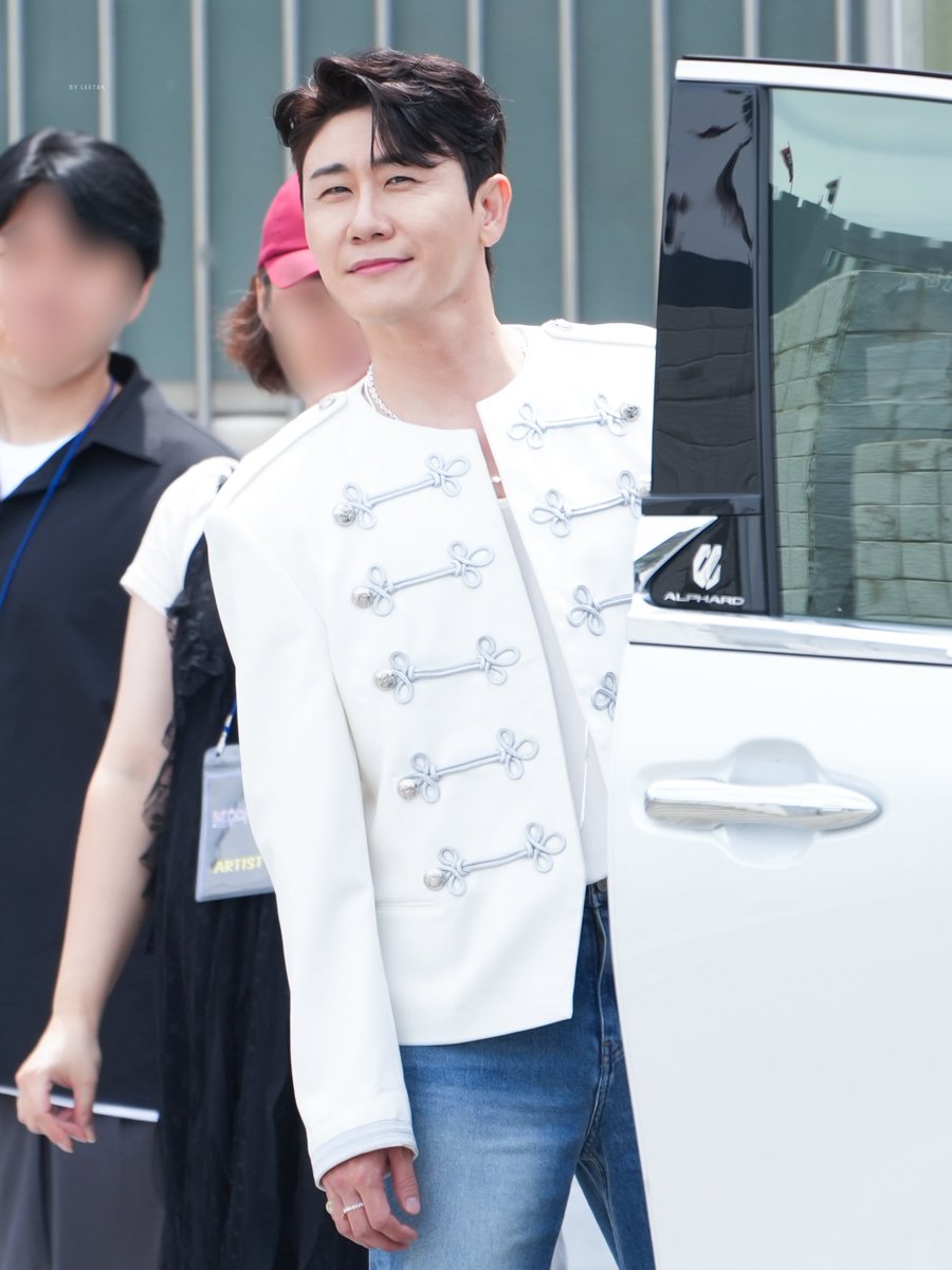 Tak9183's tweet photo. [ 불후의명곡 왕중왕전 ] 
티스토리 업뎃🌿☀️💙
➡️ https://t.co/CZ8bFWolRu
#영탁 #YOUNGTAK 
📍수원실내체육관 | 260711 https://t.co/NmAhlfH3NH