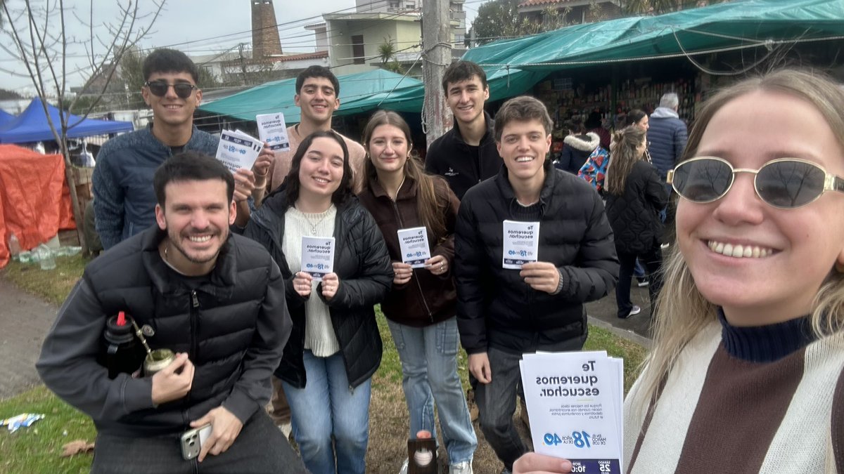 mililaventure's tweet photo. Invitando a los vecinos al Congreso Nacional de Alianza País en la feria de Yacabú y Nancy. 

Este 25 de julio todos a llenar el Club Cordón para celebrar los 18 años del @ESPACIOCUARENTA! https://t.co/VRn5pM7zx1