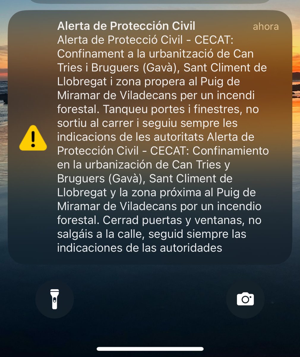 clepsidelia's tweet photo. El pasado miércoles mi hija estaba en el aeropuerto de BCN cuando tooodo el mundo en el aeropuerto recibió un Es-Alert por un incendio cercano. Se especificaba claramente para quién era el mensaje. Nadie se alarmó ni se confundió. Informar no es alarmar ni confundir, es salvar! https://t.co/svXqOjMX0q
