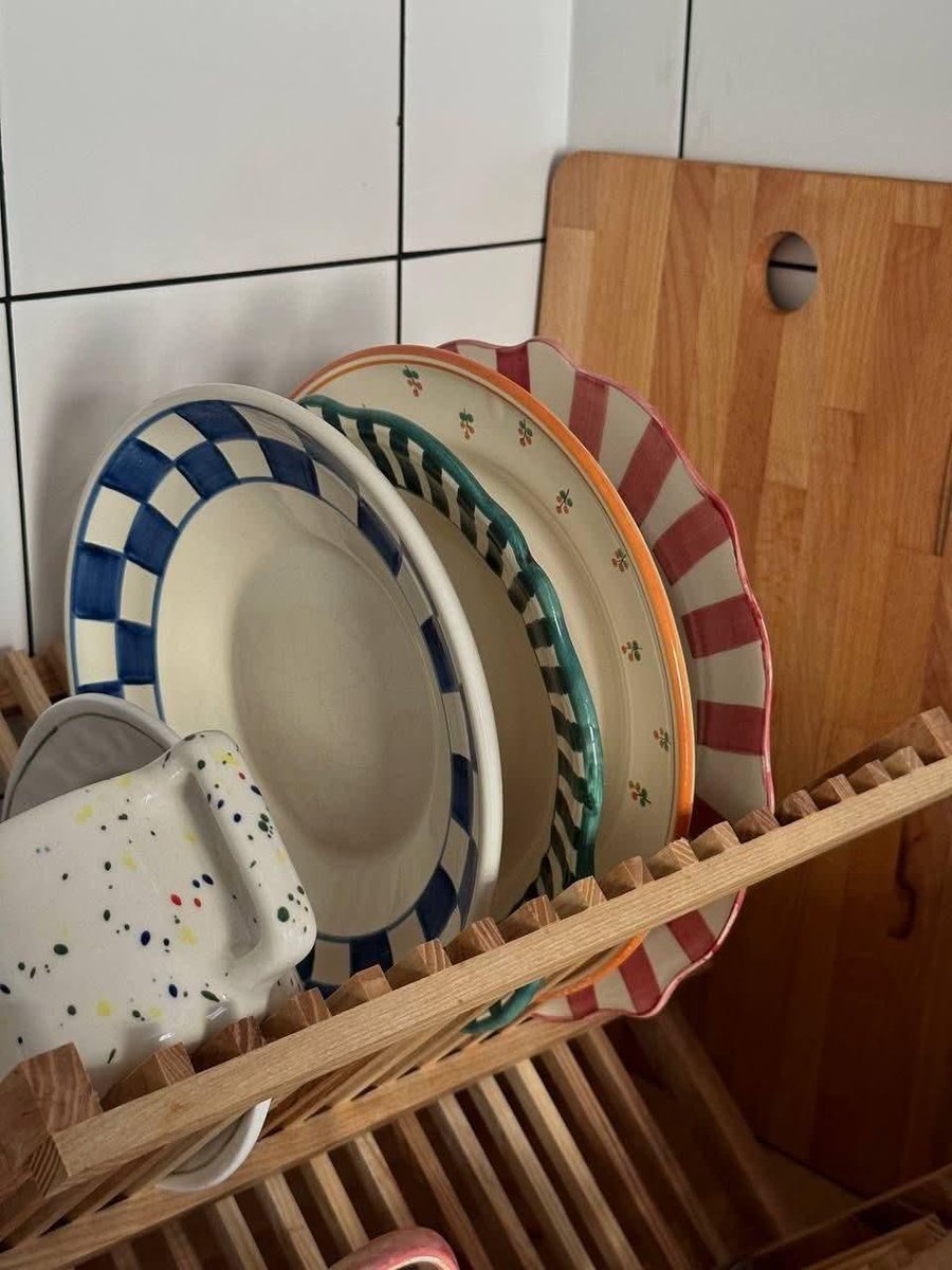 NoFilterSkin's tweet photo. Unpopular opinion: To have an aesthetic home, not everything has to be the same color. https://t.co/0mAob8rXL6