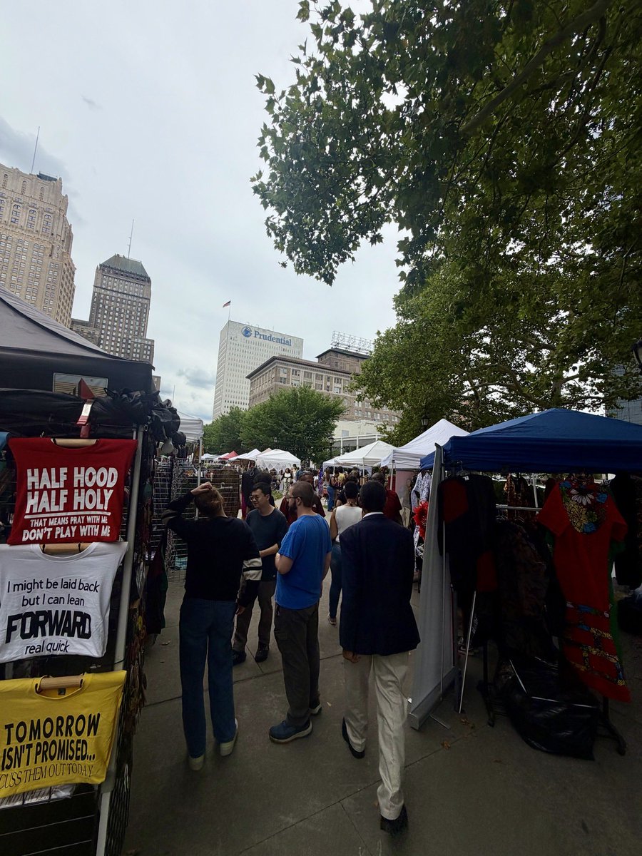 RepLaMonica's tweet photo. Team LaMonica was thrilled to bring Congress to your Corner at Military Park! We will keep showing up in your neighborhoods to get you the information and services you need. https://t.co/0EPWYnZ67A