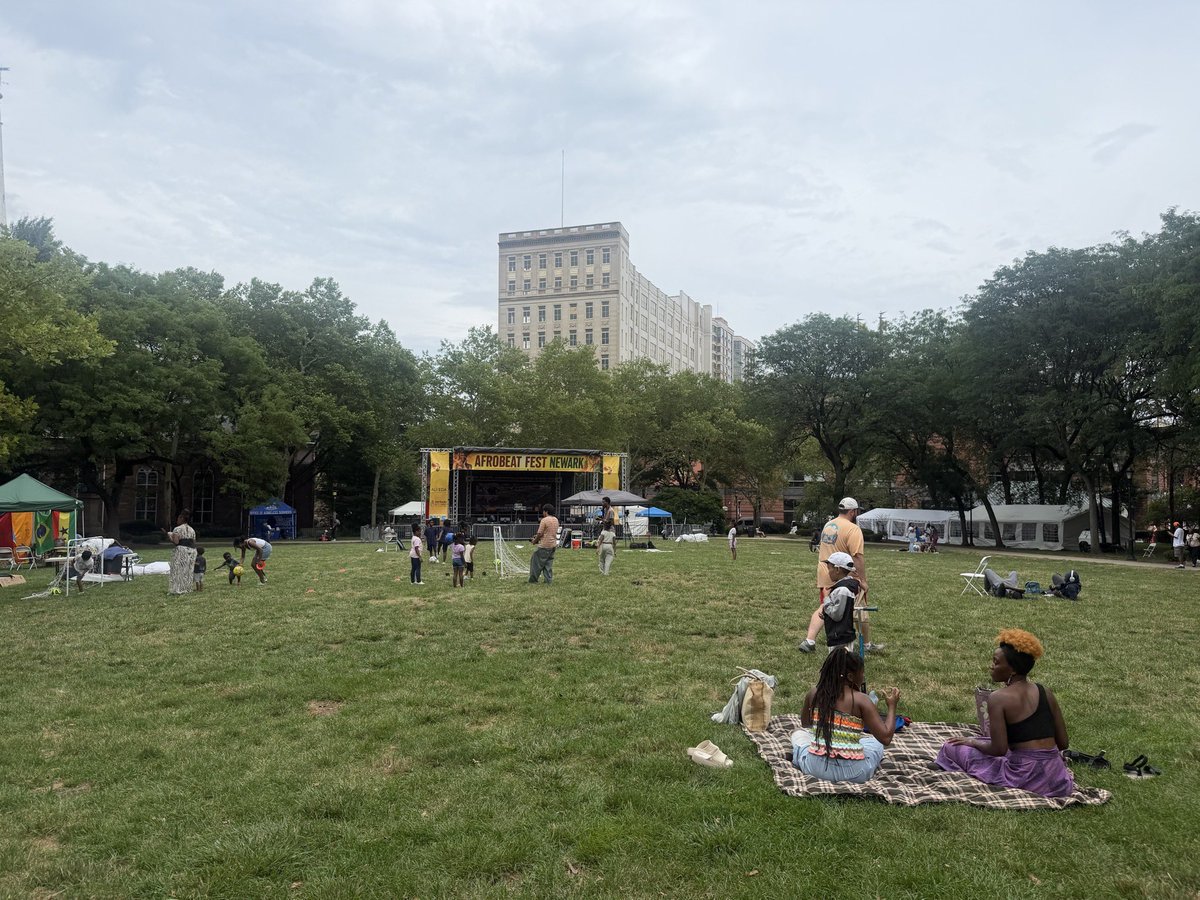 RepLaMonica's tweet photo. Team LaMonica was thrilled to bring Congress to your Corner at Military Park! We will keep showing up in your neighborhoods to get you the information and services you need. https://t.co/0EPWYnZ67A