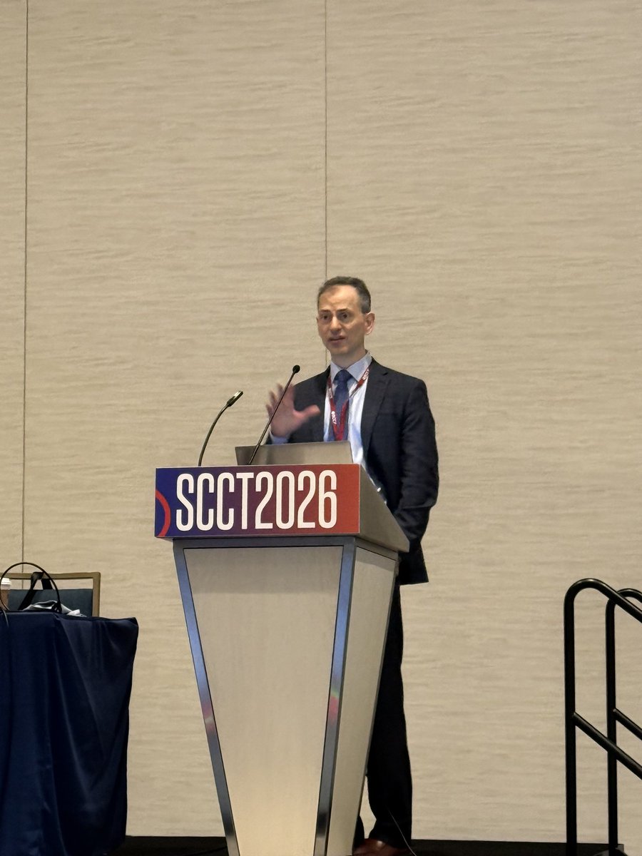 iamritu's tweet photo. @RonBlankstein #scct26 coronary plaque imaging 
How to risk stratify non obstructive plaque?
AI enabled plaque analysis 
calibrated against histology ( post mortem CCTA) in 80k pts predicts MACE
FAI score, corrects for scan parameters & clinical factors, risk stratifies NOCA plaques