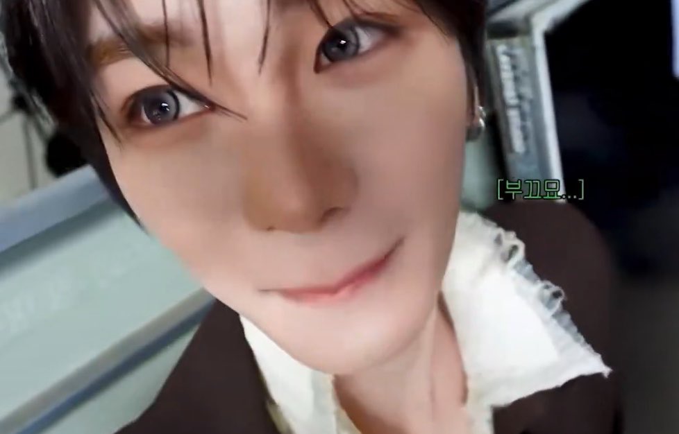 0s2o0q's tweet photo. @kukimeringue 오늘 다들바지에하나씩뭐달앗던데 부끄묘상태로다가가서 ㄹㄴ는뭐달거야결정햇어?내가달아줄까?아악왜애내가달아줄게 막이랫으면어떡해뇨 https://t.co/c9IhuIqFTm