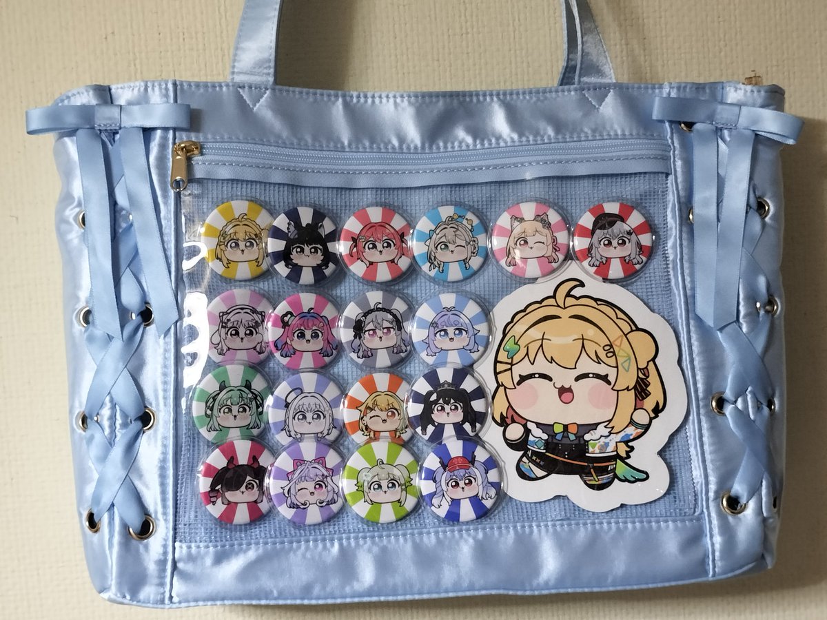 鑑賞用に作った例の缶バッチの痛バ