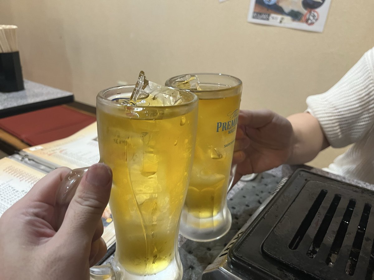 bitaoshi_bancho's tweet photo. 肉体労働終了
久しぶりの再会に乾杯🥂 https://t.co/tLcuvoMn0Z