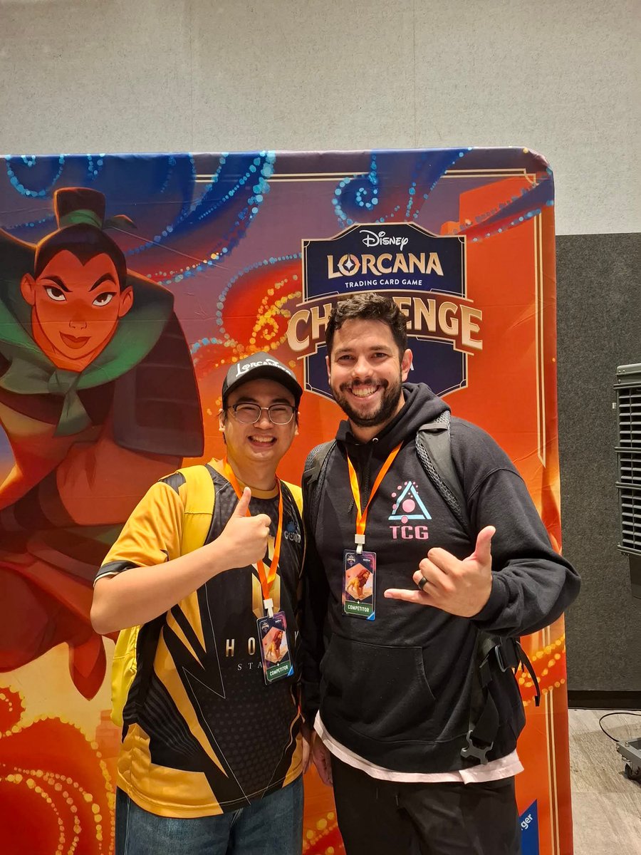 LorcanTito's tweet photo. Our 6th follower @SplooshMcgoo 

Twas nice finally meeting! 

Enjoy your stay in the Philippines and the rest of DLC Manila :) https://t.co/ysNlZyXRTy