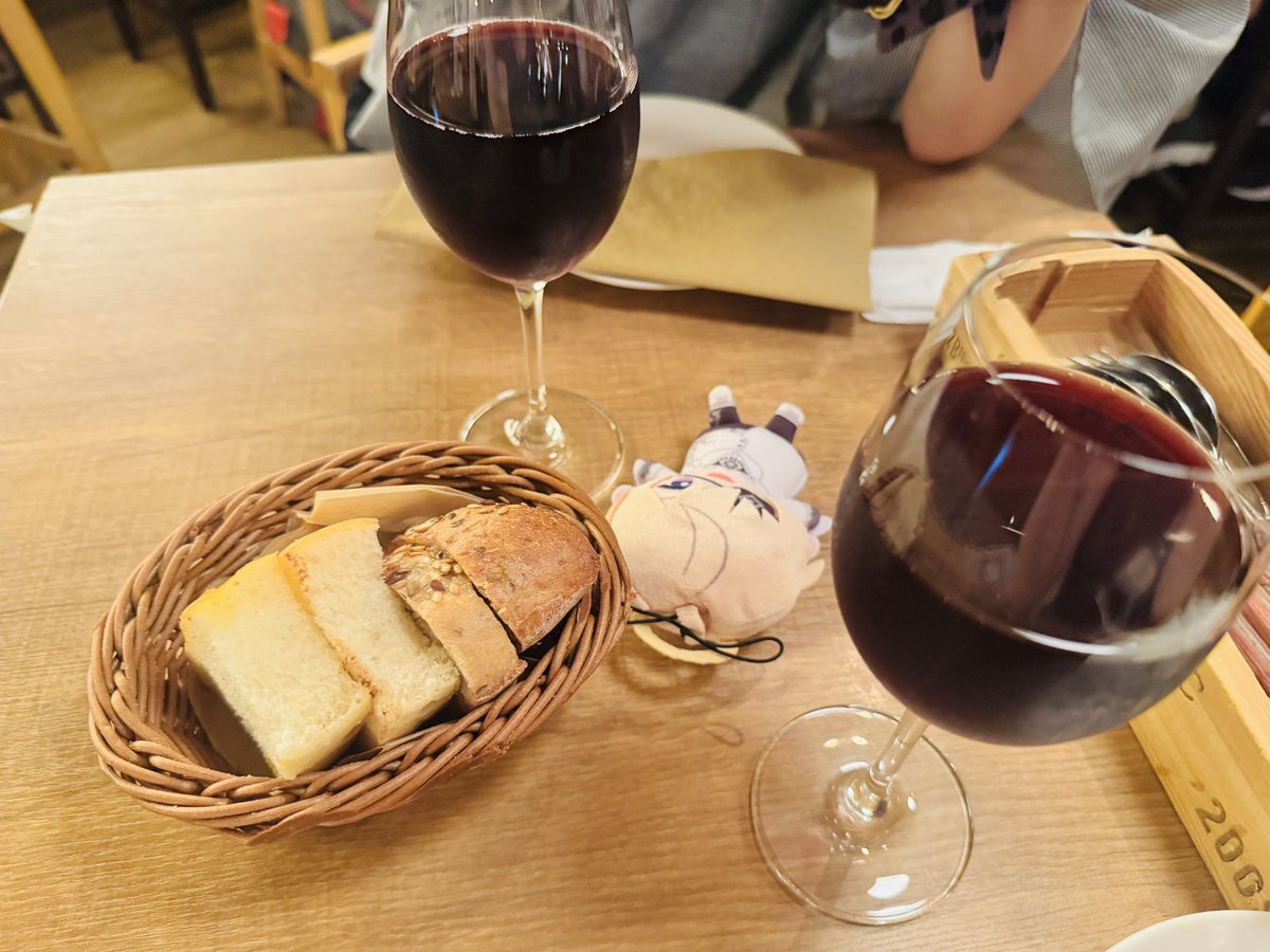 tooookison's tweet photo. はるきさんと酒飲���できた🥰 https://t.co/6WXU5vrFiK