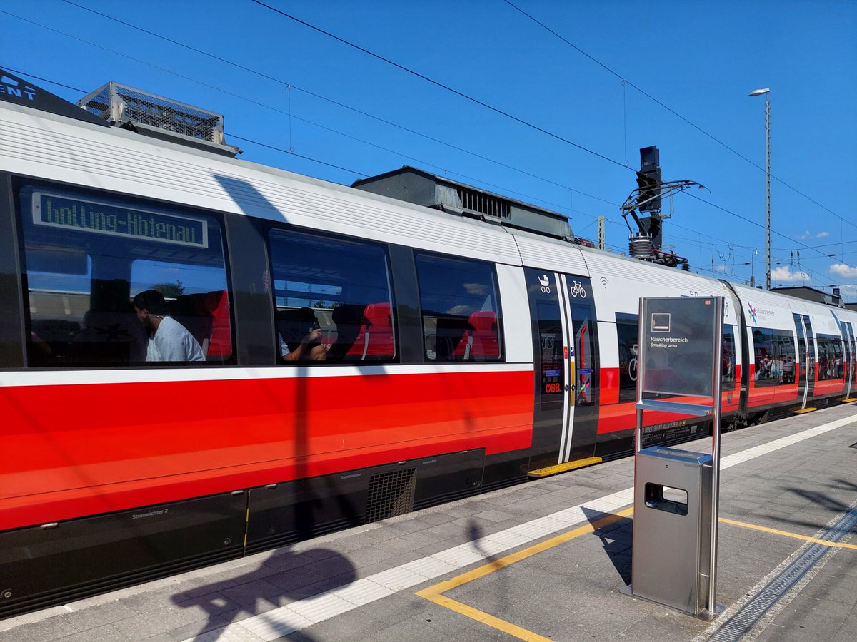 KaiserUngarn's tweet photo. #Bahnhofromantik mit #Einkaufswagenkunst #Salzburg und Freilassing.
Baba Salzburg. Servus Stadtfest Freilassing.
#Locmasta https://t.co/suG7PqmDu1