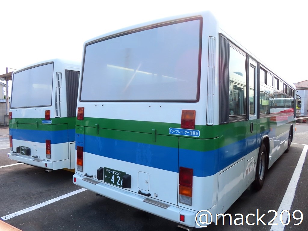 mack209's tweet photo. 関東自動車
（とちぎ200か ･416／とちぎ200か ･426）
小山の元名市交キュービック。やっと見に行けました。 https://t.co/Gts1vB8SDn