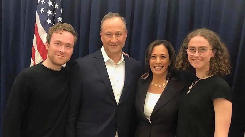 Gianl1974's tweet photo. "It's just a basic fact,” JD Vance declared. “You look at Kamala Harris, Pete Buttigieg, AOC — the entire future of the Democrats is controlled by people without children.”

But he wasn’t done…

“And how does it make any sense that we've turned our country over to people who don't really have a direct stake in it?"

JD makes an EXCELLENT point!

How DOES it make any sense that our country has been turned over to people who don’t really have a direct stake in it⁉️

People like…

✅ Almost 80-year-old Donald Trump, who’s never cared about anyone except himself

✅ 92-year-old Chuck Grassley, President Pro Tempore of the Senate, who’s older than canned beer and chocolate chip cookies

✅ 84-year-old Mitch McConnell, head of the Senate “Rules” Committee, who’s frequently broken said rules and even given his Republican colleagues concern

And the list goes on…

Kamala, Pete, and AOC aren’t the problem but rather the SOLUTION.

Instead of old, they’re young.
Instead of selfish, they’re selfless.
And instead of just spewing hate like Vance, they fight for hope 💙