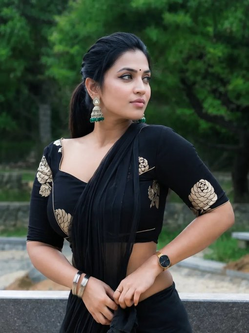 Mounikaa29's tweet photo. Meera
#Meera https://t.co/zmCGWMzJeE