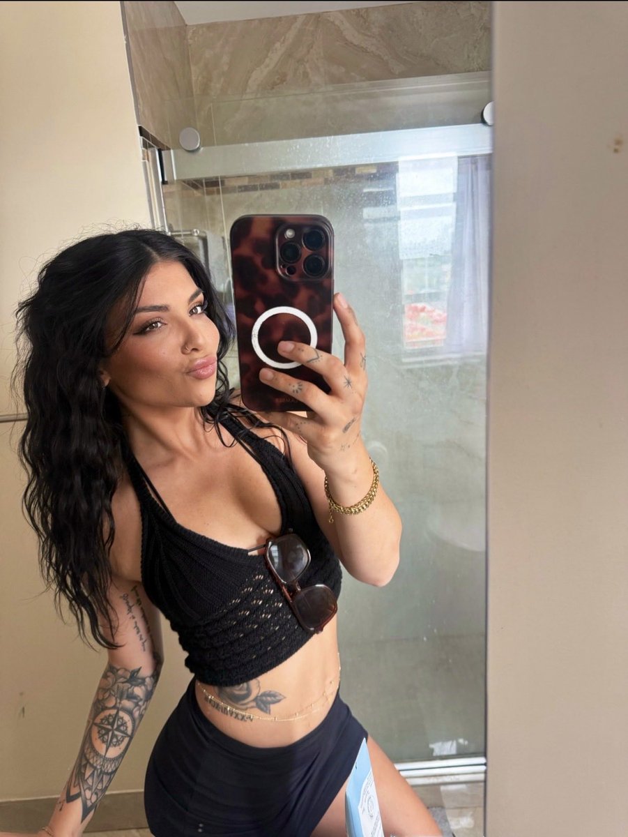 bilal0836's tweet photo. The superior Goddess @AubreyBlue24 is adding subs to her personal rt group. If you subs want to be useful and have some purpose in life, request to be joined to serve such an amazing Goddess. Just look at how perfect she is, a true Goddess.

https://t.co/1GF7gGfNTu https://t.co/2FUTx5x8oS