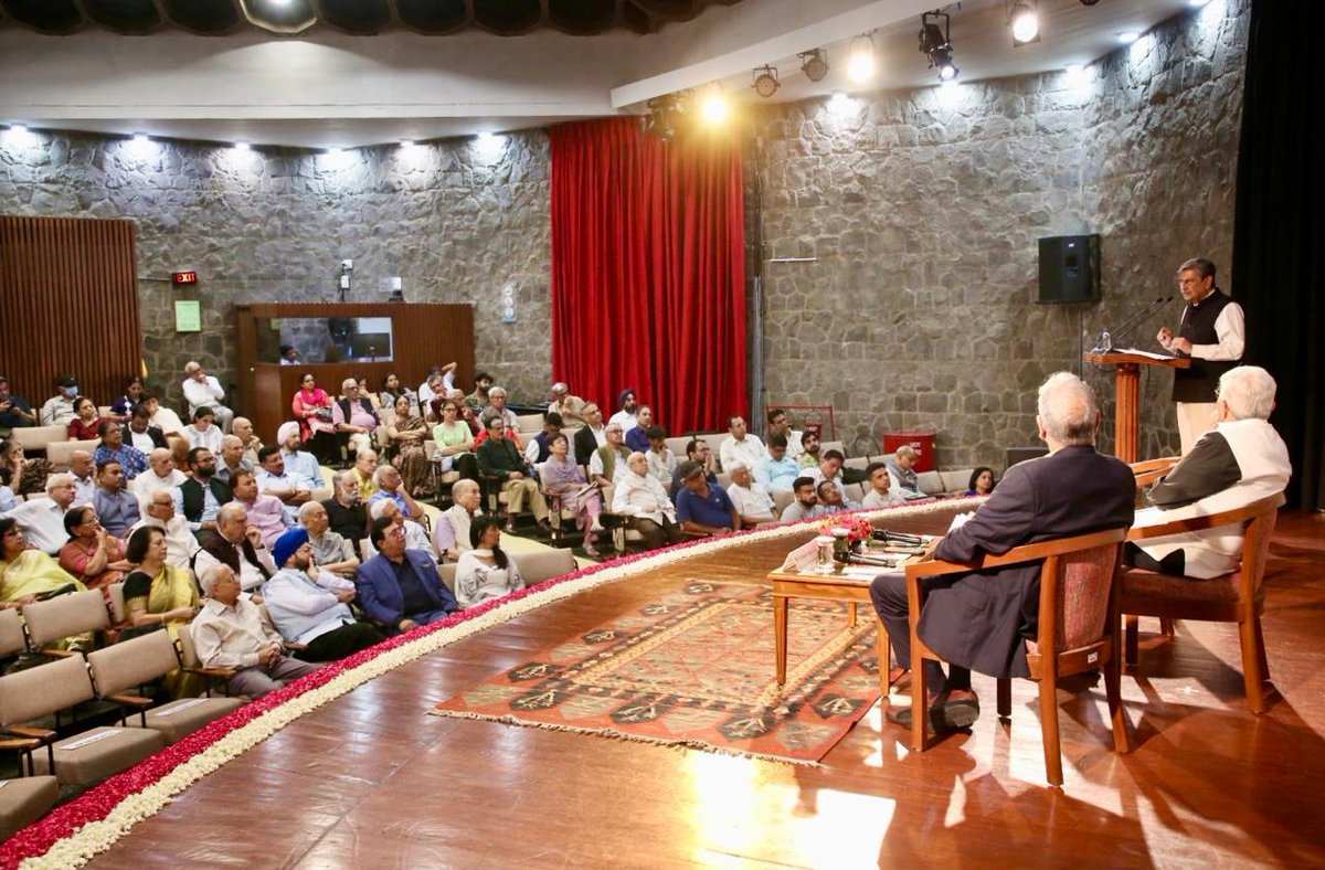 ProfMaheshVerma's tweet photo. Delighted to attend the B.G. Deshmukh Memorial Lecture at the India International Centre, where Shri Prabhat Kumar, Former Cabinet Secretary, GoI and the first Governor of Jharkhand, delivered a thought-provoking lecture on 'Governance in the Age of Artificial Intelligence.' https://t.co/whf2wu436A
