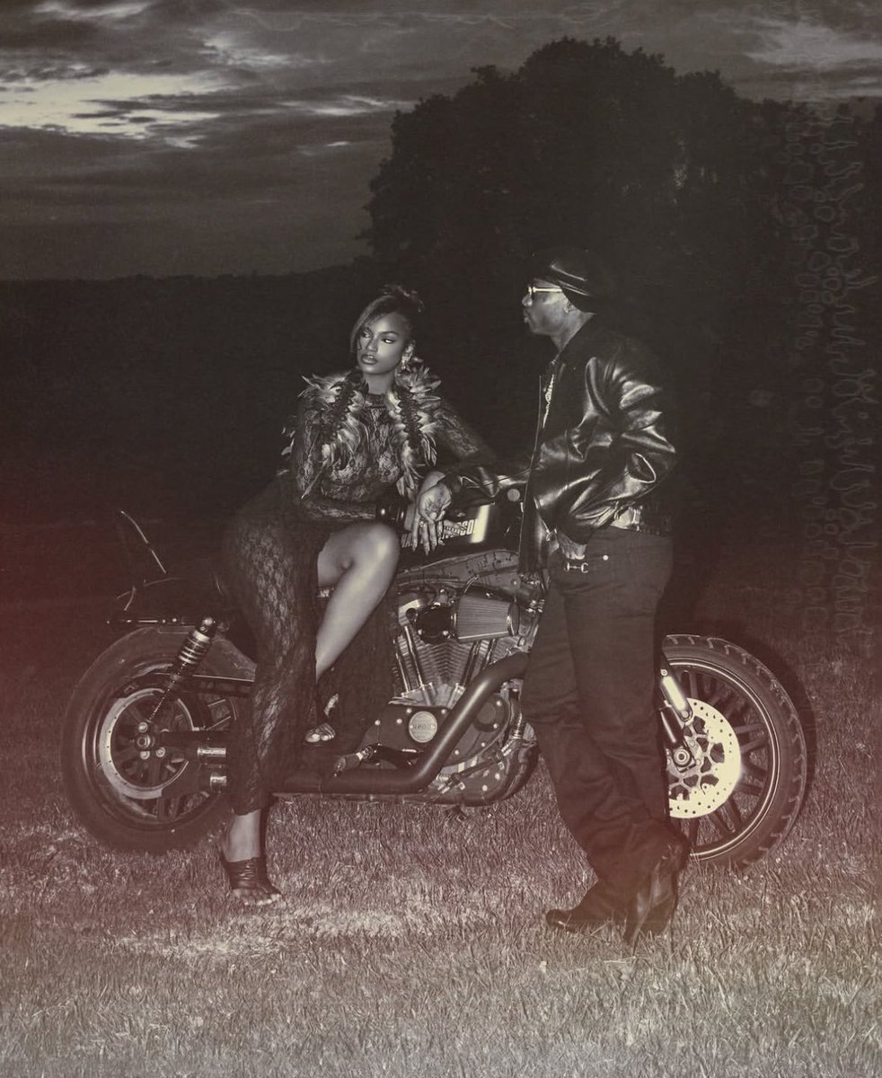 hypetribeng's tweet photo. 🚨Asake &amp; Mariana Jaguite 📸😍 https://t.co/Qg84NPXbed