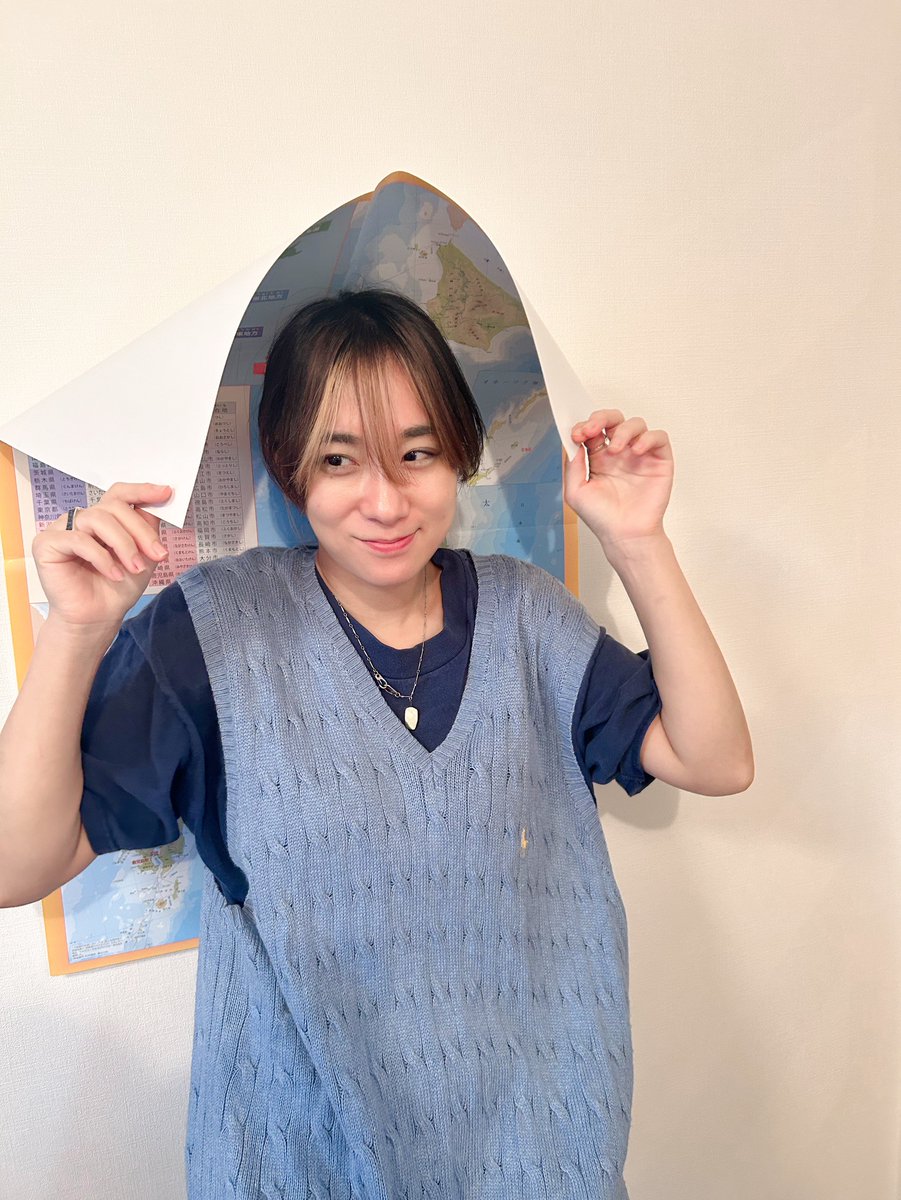 Artistspoken2's tweet photo. ＼⋱ 伊澤彩織の前夜スケッチ ⋰／
　　　　　#さおすけ 
 
#71 『じゃわめぐキスオーディション』
🔗 https://t.co/EwVN4zb7sL

方言クイズ、今週は東北編！

昔レター紹介ではお芝居の原点になった（？）幼少期のキスの思い出話を...

今夜はゆるりドキドキな展開でお届けします🎧
@izwsaori https://t.co/1wDDJgyxJy