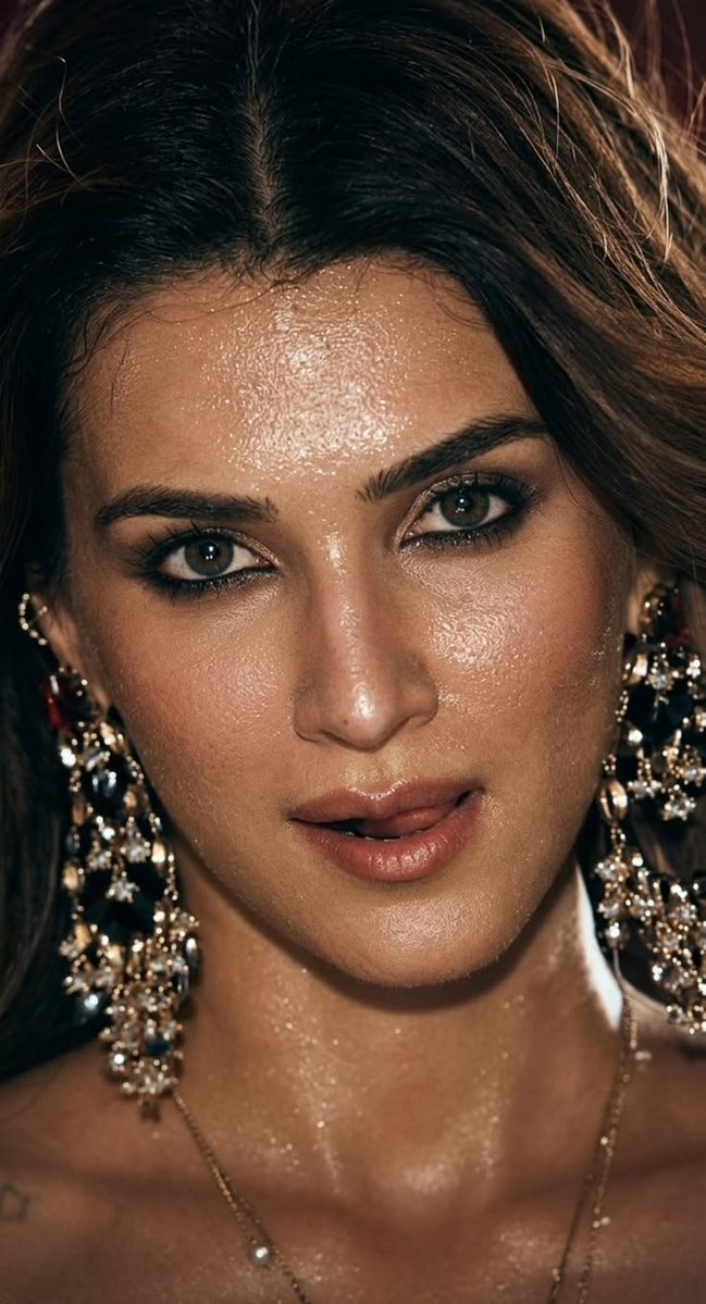 kritifiles's tweet photo. Kriti Sanon ❤️‍🔥 https://t.co/9rNBaeCaen