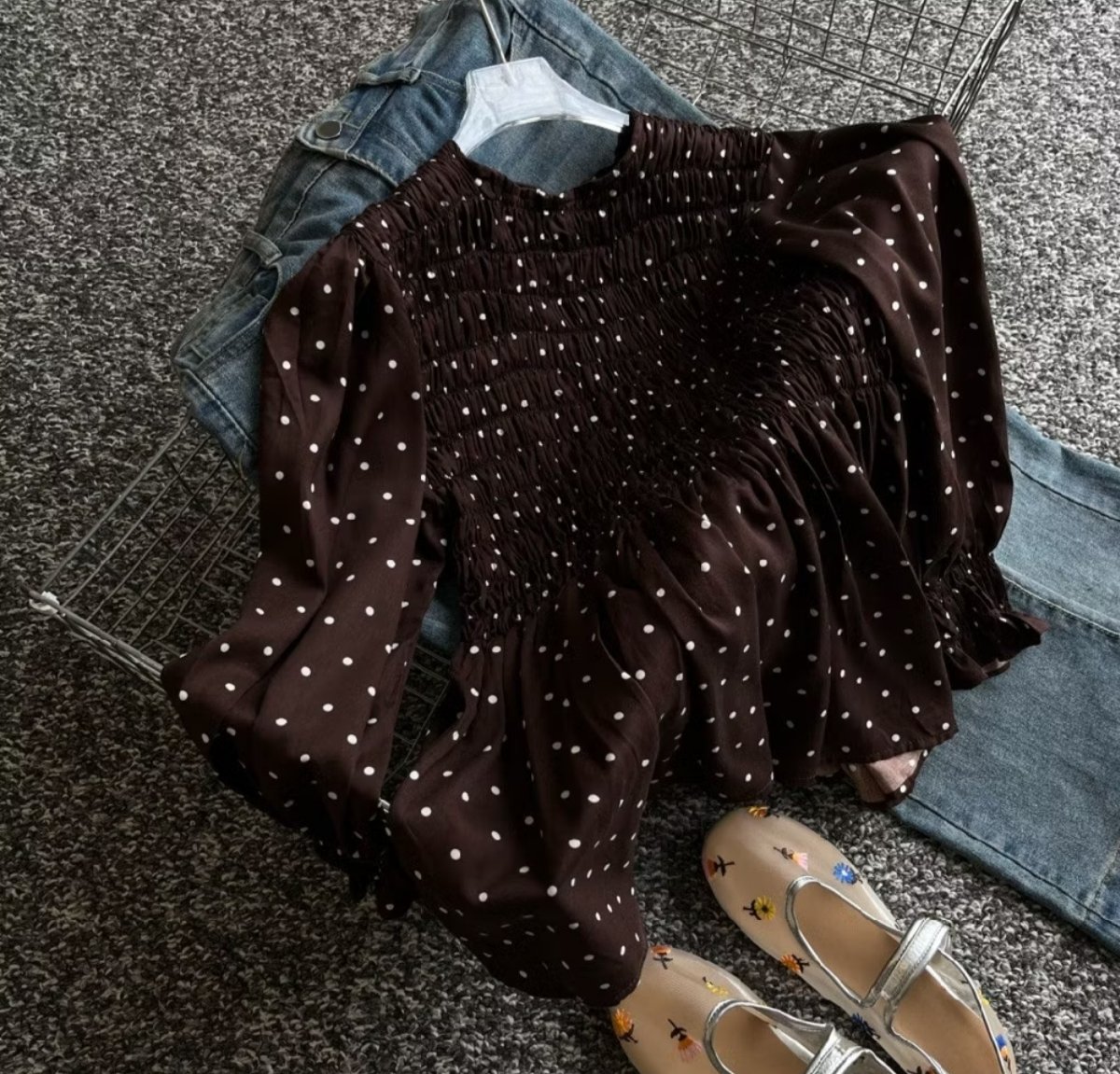 kaaaayld's tweet photo. GUYSS LIAT AKU NEMUIN BLOUSE POLKADOT GEMESSS BNGET‼️😜buruannn cek deh kalo kata aku siapa tau ada yg kalian sukaa😍😍👉👈

🛒 : https://t.co/pkOLLF9dPz https://t.co/gSPnW9FjDG